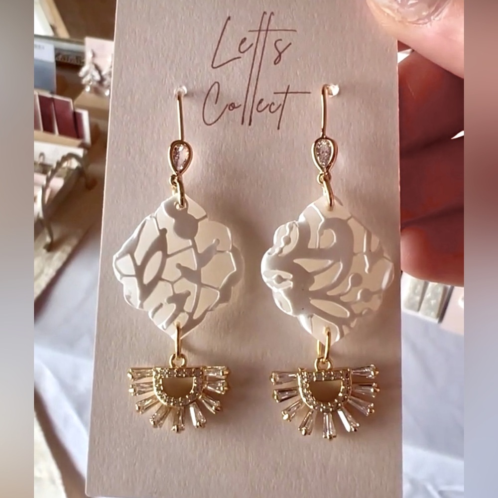 SALE! NWT Letts Collect Gorgeous White Lacy & Gold Earrings